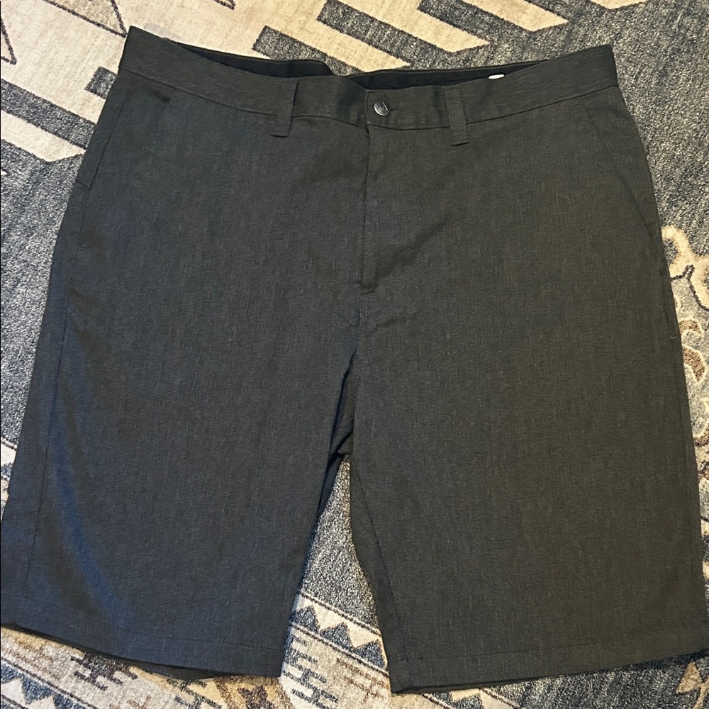 Volcom Dark Gray Men's Shorts Size 38